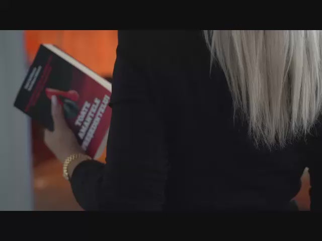 Încarcă clipul video: 